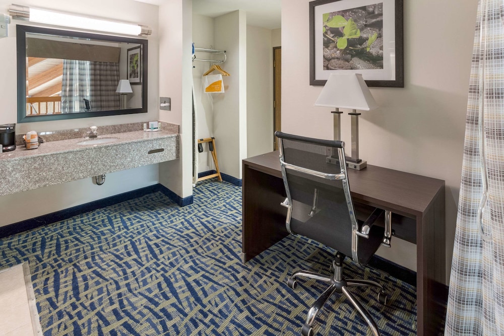 Quality Inn Rochelle IL 30/43