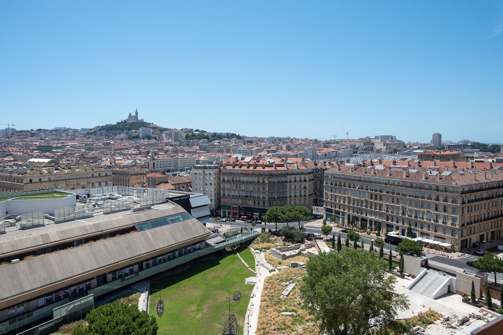 Mercure Marseille Centre Vieux Port 64/66