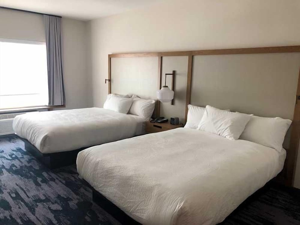 Fairfield Inn and Suites Columbus Marysville 4/19