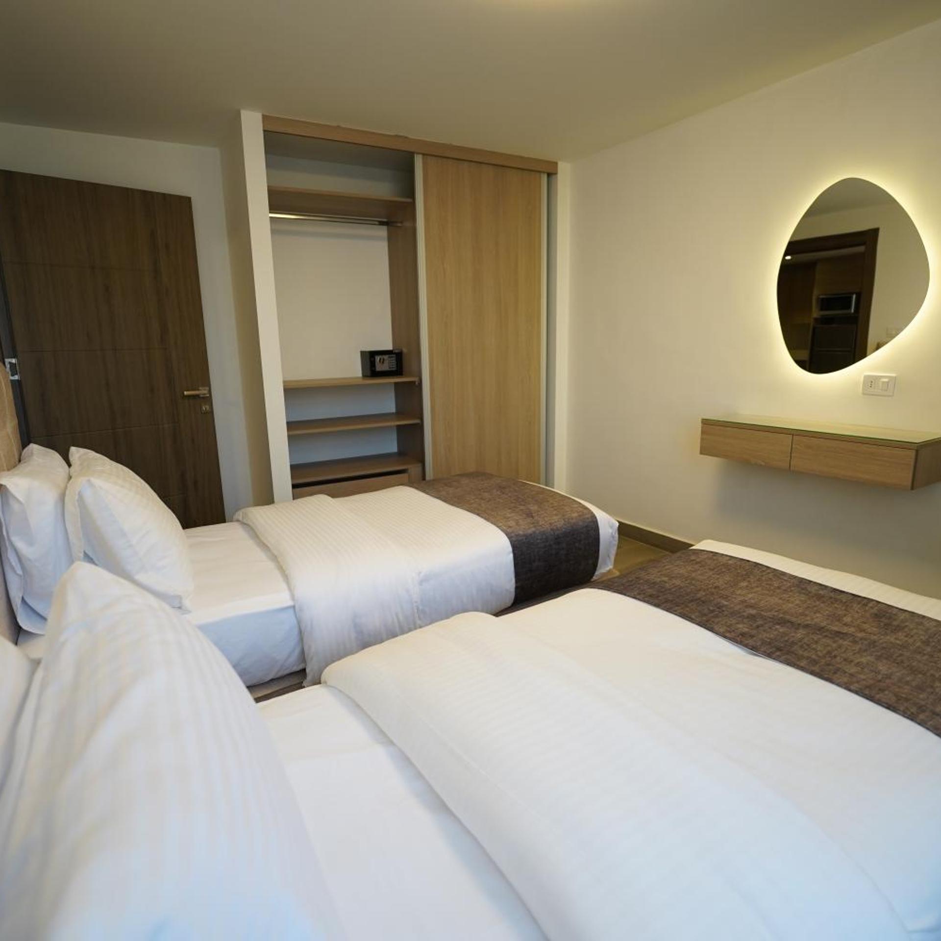 Red Carpet Suites 33/65