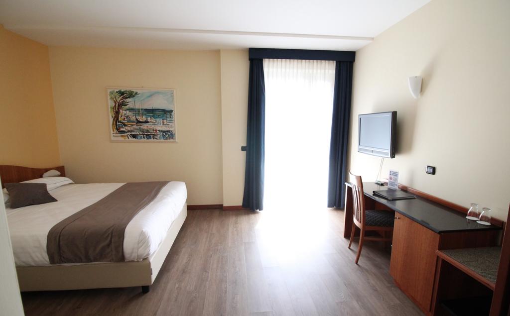 HOTEL VILLA LETIZIA 12/50