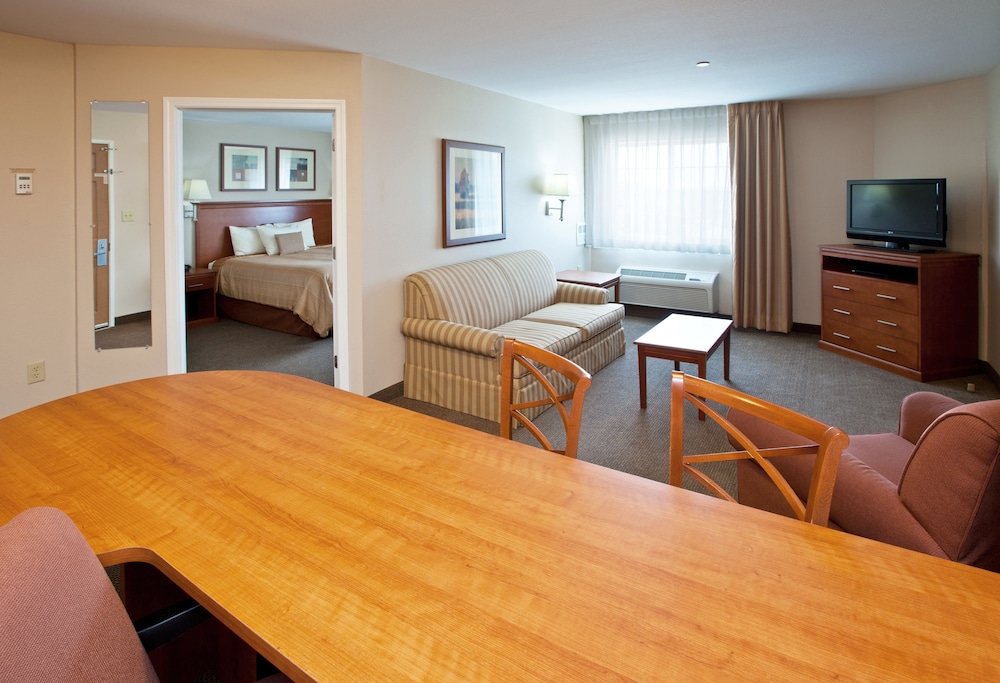 Candlewood Suites Louisville North 18/67