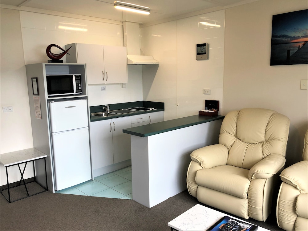 Fiordland Lakeview Motel and Apartments 43/67