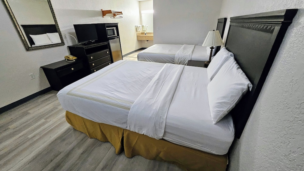 Budget Inn 7/16