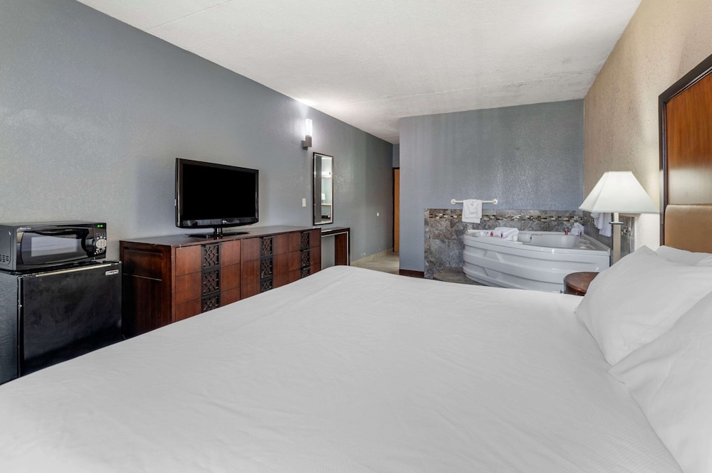 Econo Lodge Lafayette 19/57
