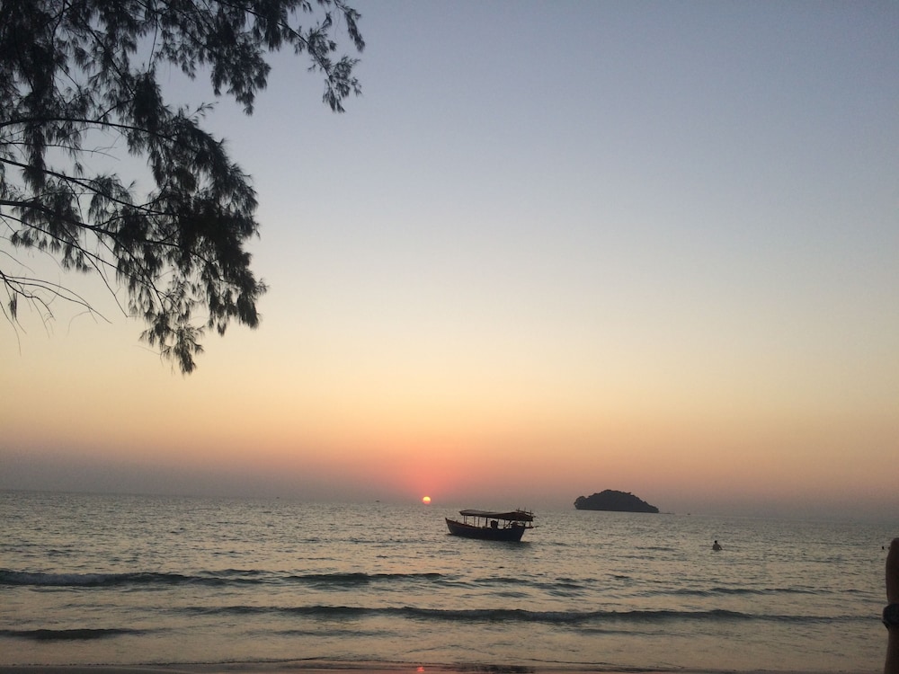 Mary Beach Hotel and Resort 41/50