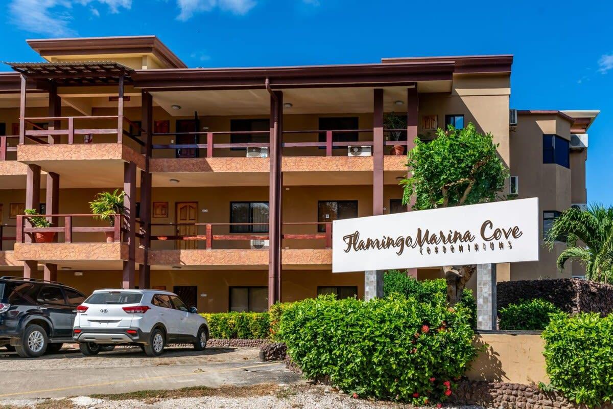 Spectacular - Spacious unit in Flamingo in front of the beach 2/34