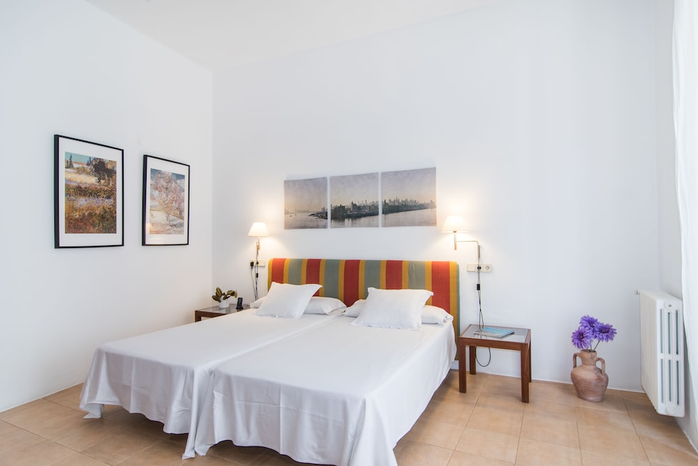 Hotel Can Moragues 6/50