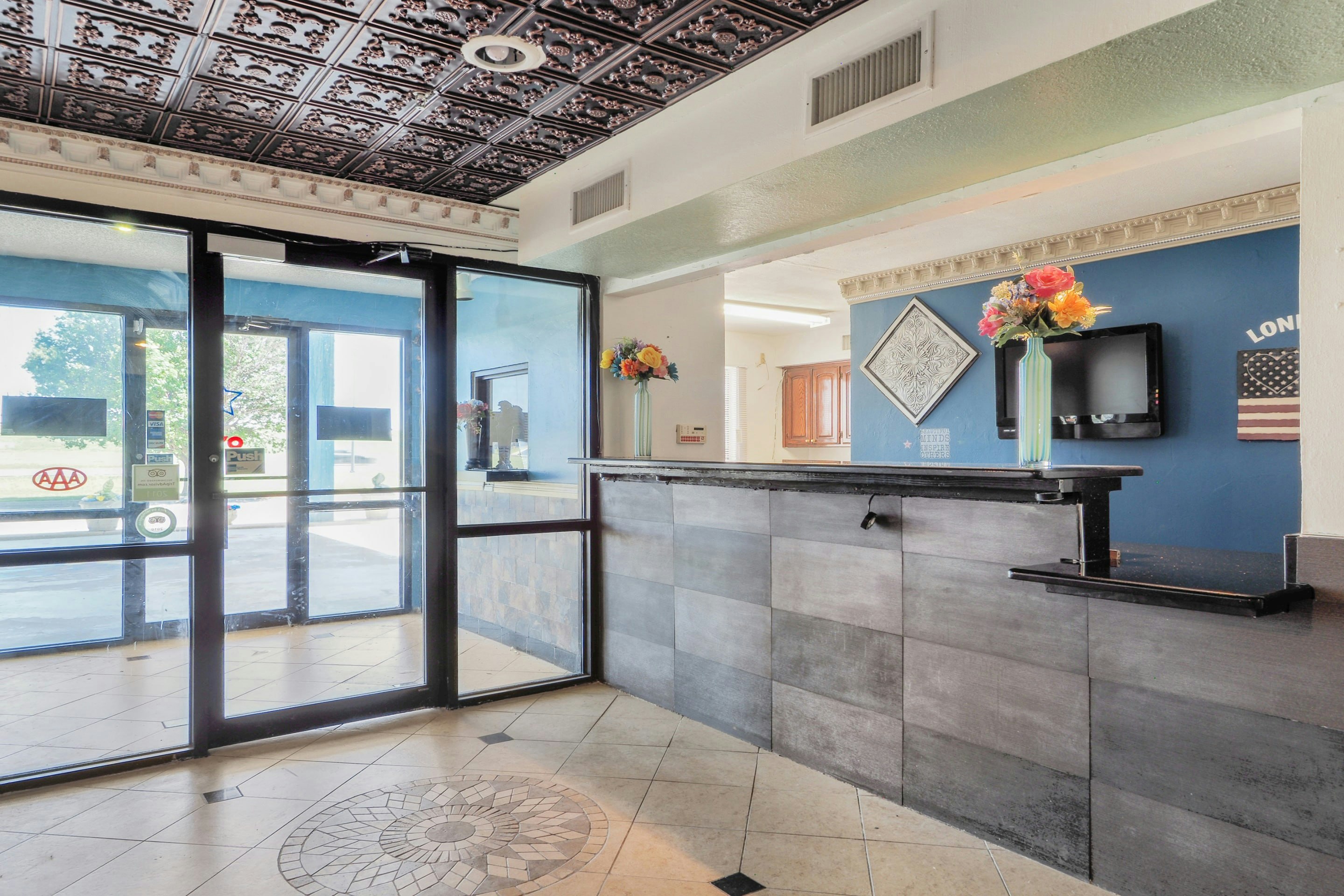 Lonestar Inn Suites, Erick OK Hwy 40 4/16