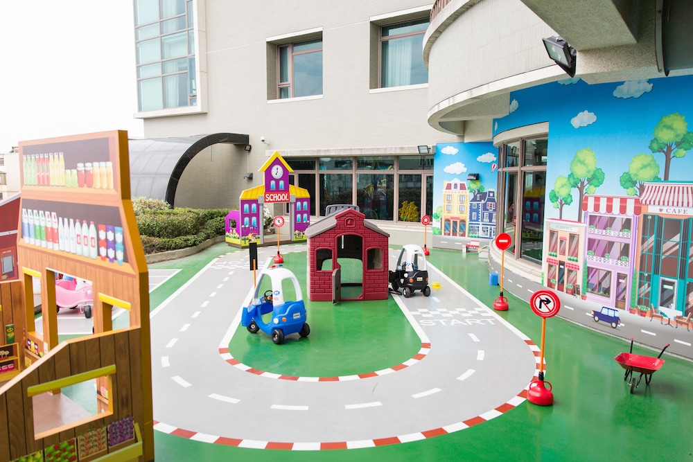 Taichung Harbor Hotel 36/38