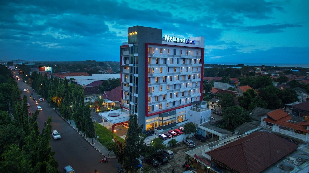 Metland Cirebon by Horison 2/68
