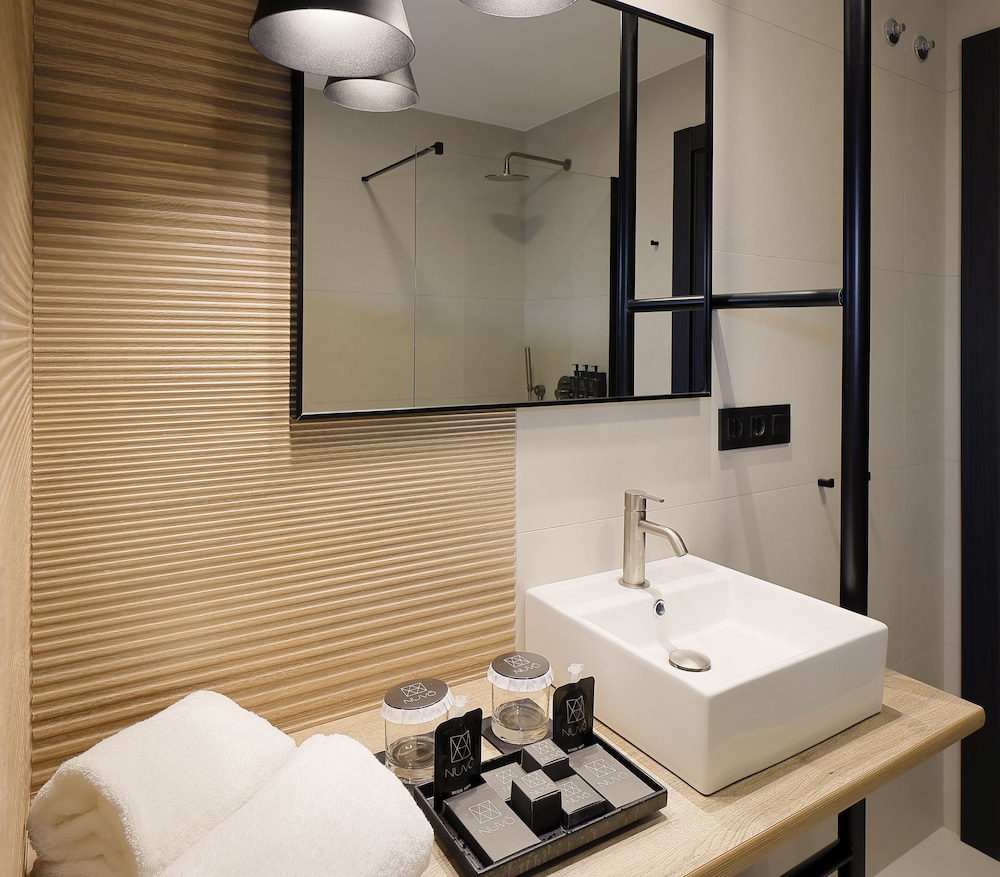 Nuvo Hotel Boutique 45/50