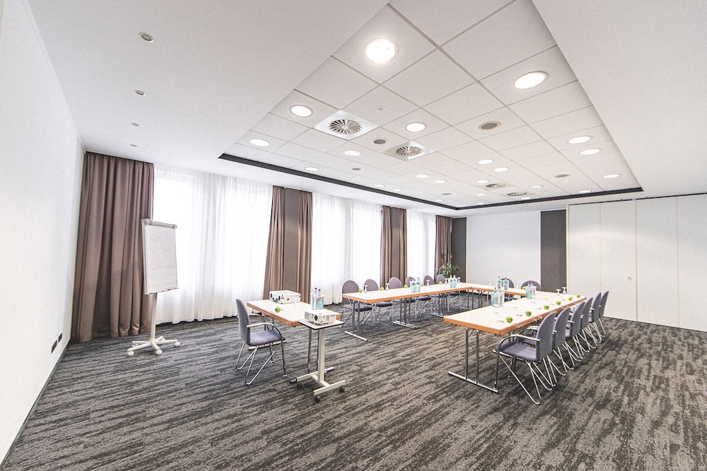 PLAZA Hotel Hanau 53/61