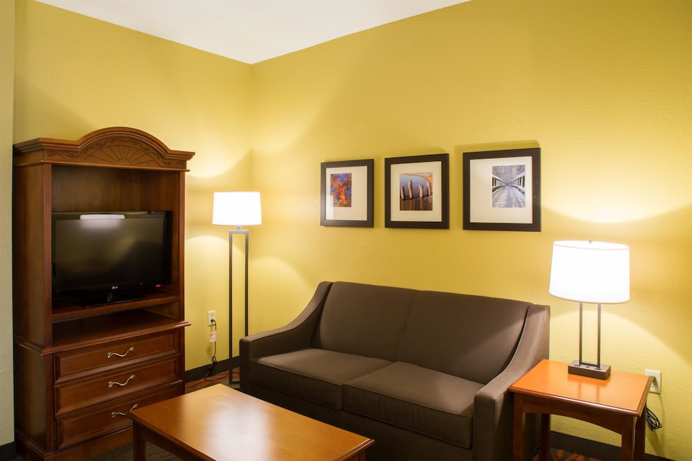 Executive Inn & Suites 13/39