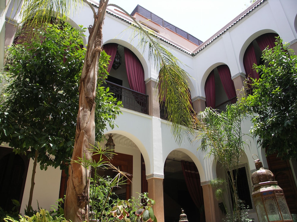 Riad El Noujoum 4/50