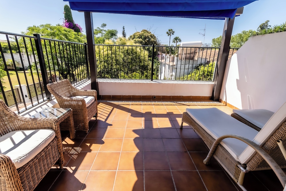 Paloma Blanca Boutique Hotel 24/50