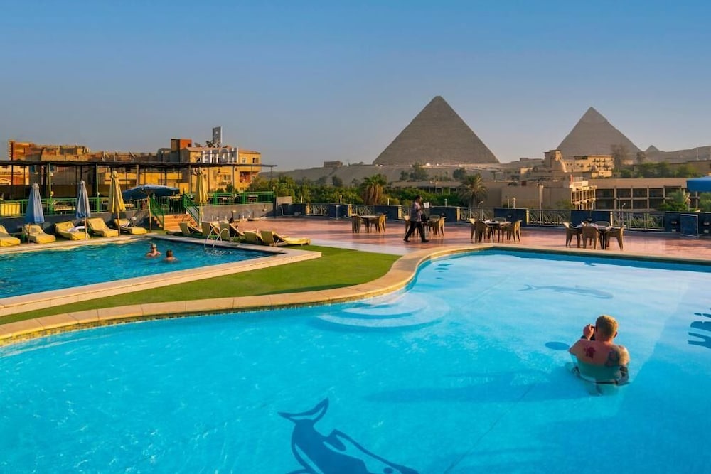 Regency Pyramids View Hotel 52/57