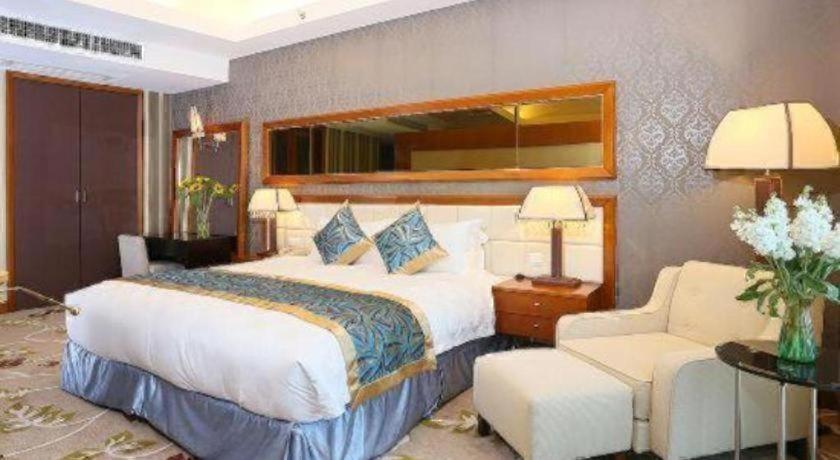 Regency Hotel Shantou 27/54