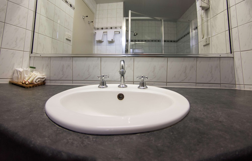 Hospitality Esperance, SureStay Collection by Best Western 54/74