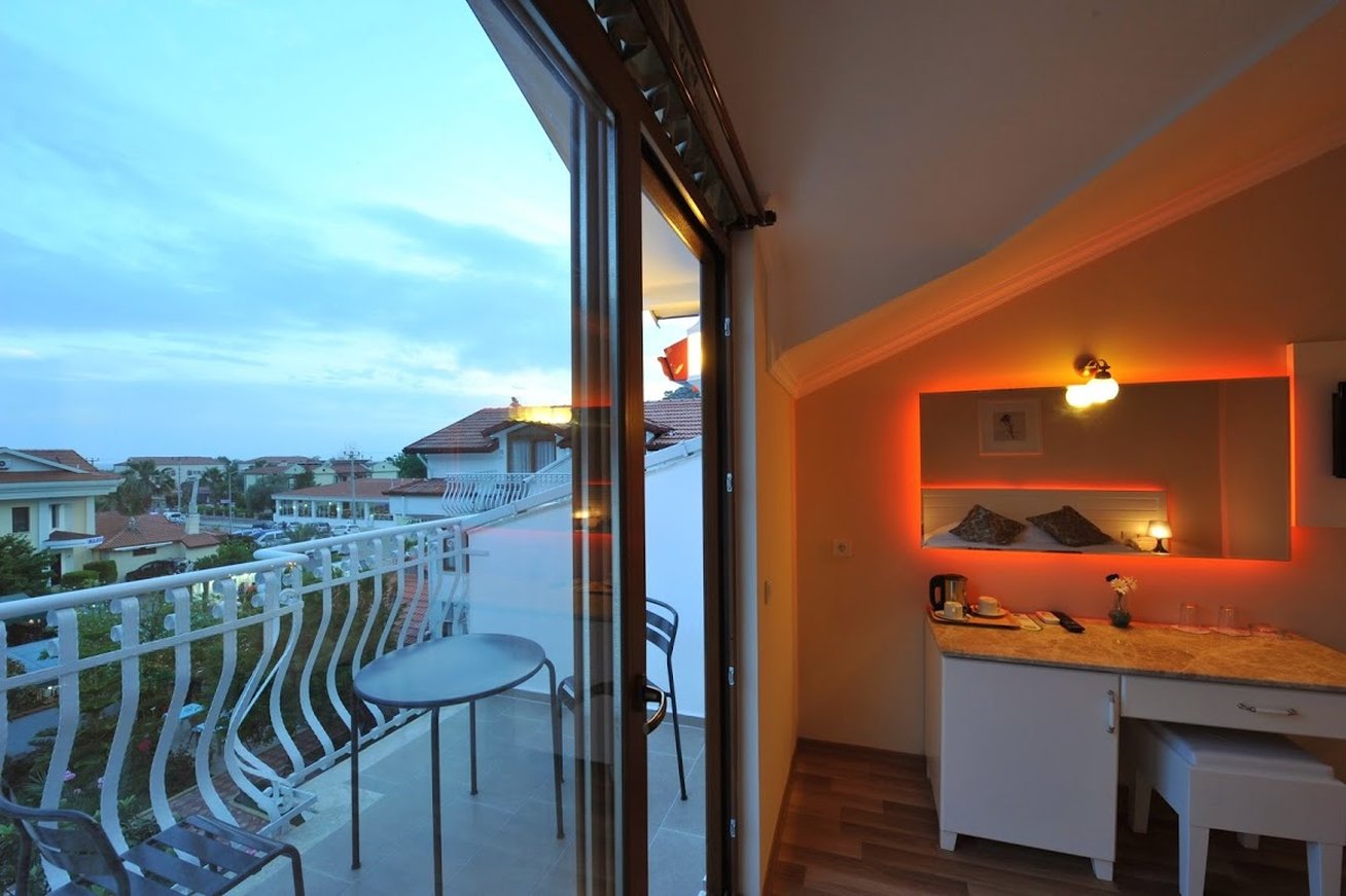 UNSAL HOTEL 45/45
