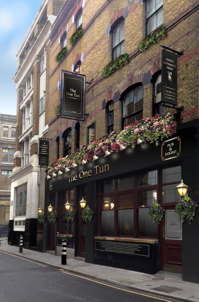 The One Tun Pub and Rooms 56/62