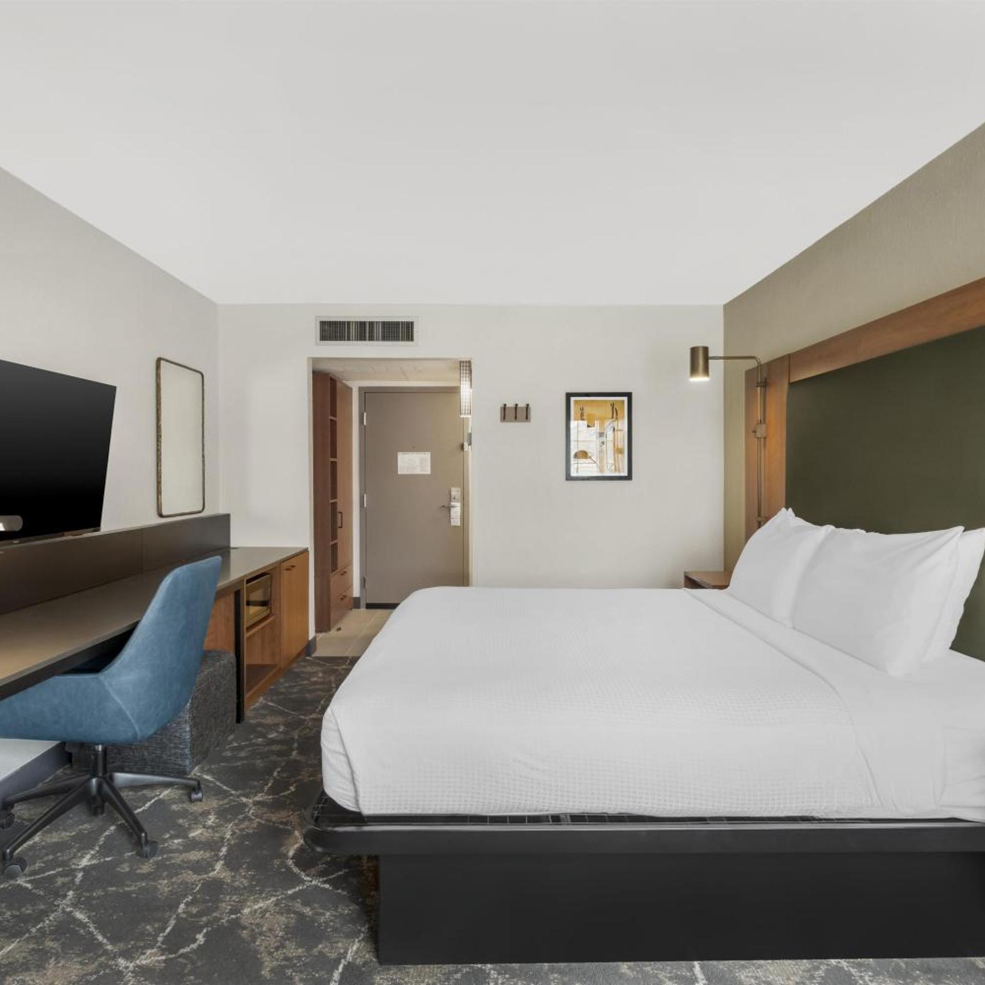 Standard, King Bed, North Tower