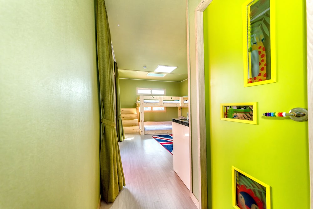 Blue Whale Resort 24/68