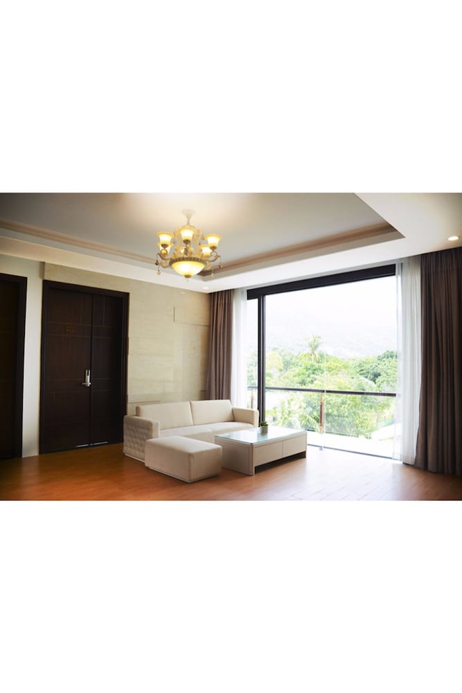 Diamond Bay Golf & Villas 28/41
