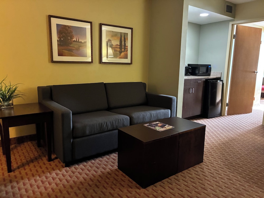 Euro Suites Hotel 28/52