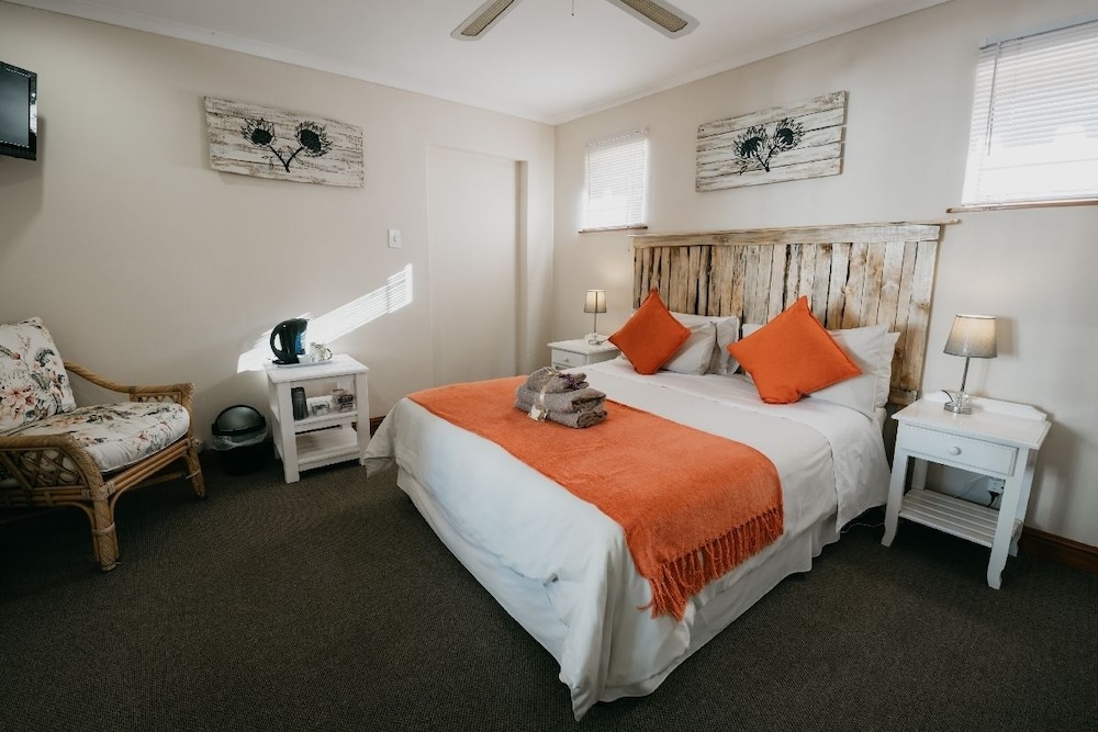 The Village Lodge 9/50