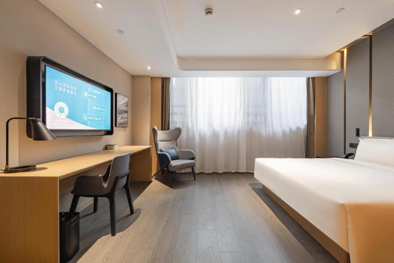 Shanghai Lingang New Town Atour Hotel 18/24