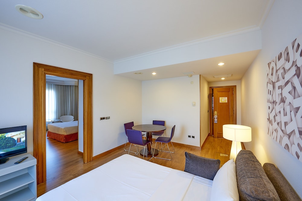 جناح جونيور بسرير كوين مع أريكة، Hotel Vigo Los Galeones Affiliated By Melia 7/10