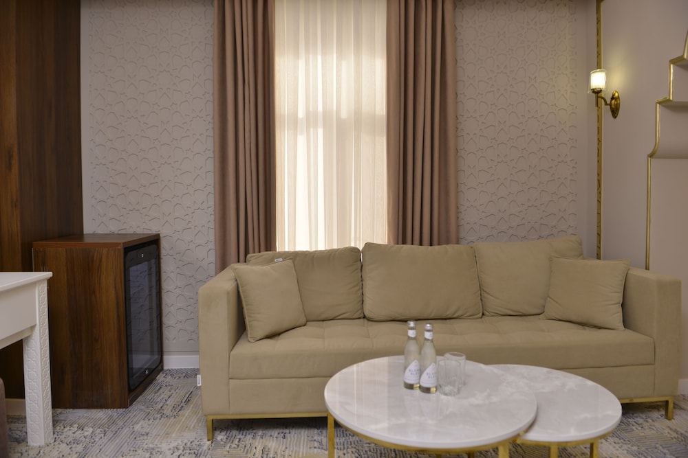 Siab Hotel 28/50