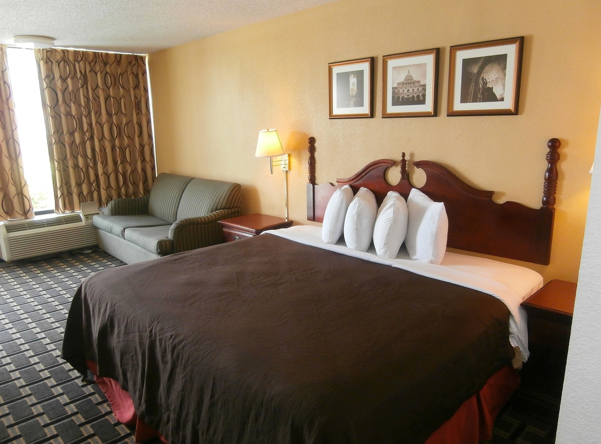 Room, King Bed, Smoking, Americas Best Value Inn Douglasville 4/9