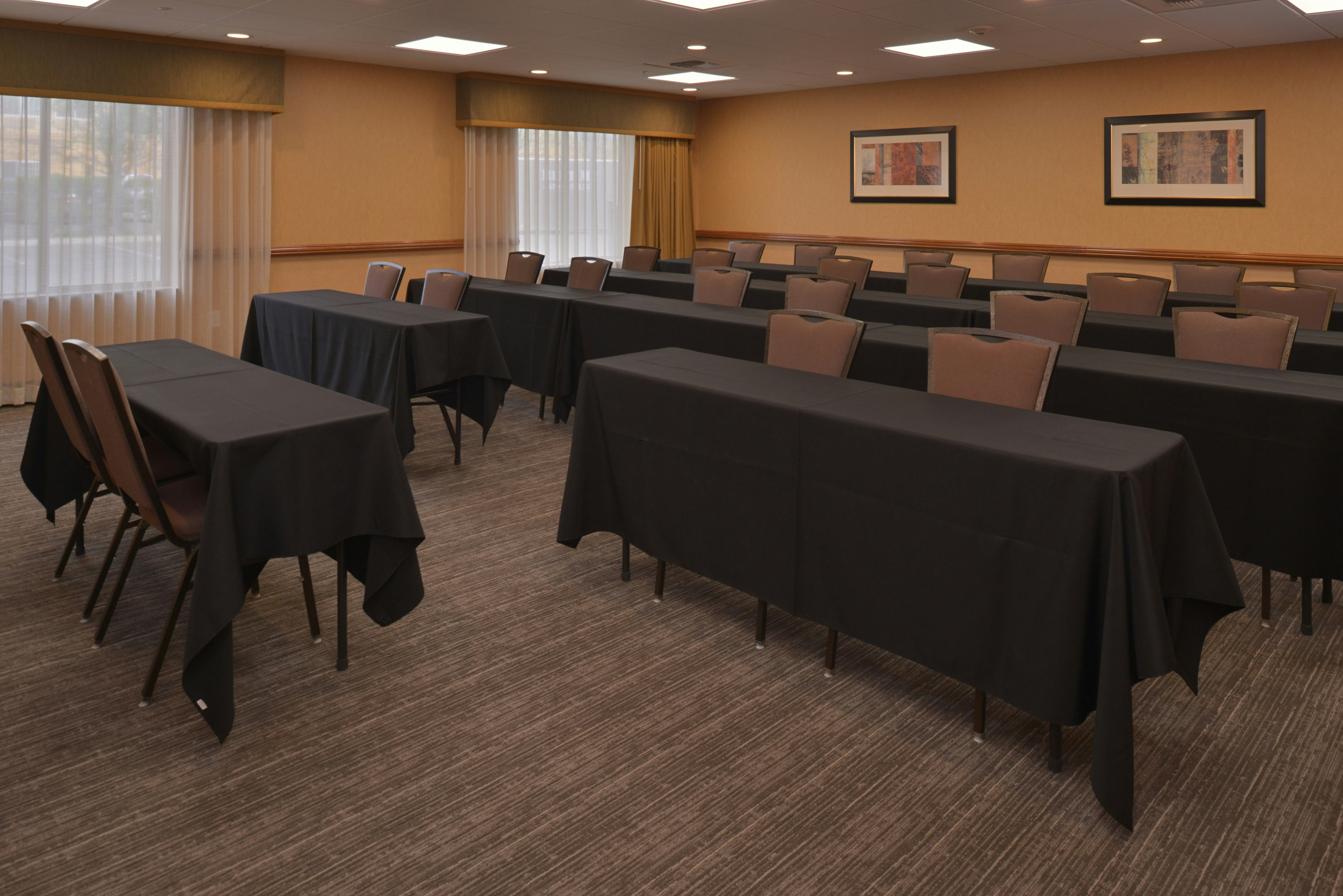 Hampton Inn & Suites Bakersfield North-Airport 60/62