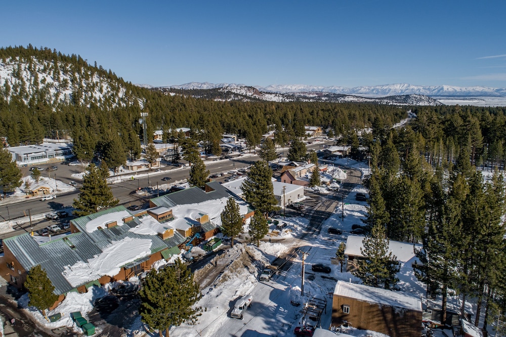 Cinnamon Bear Inn 73/80