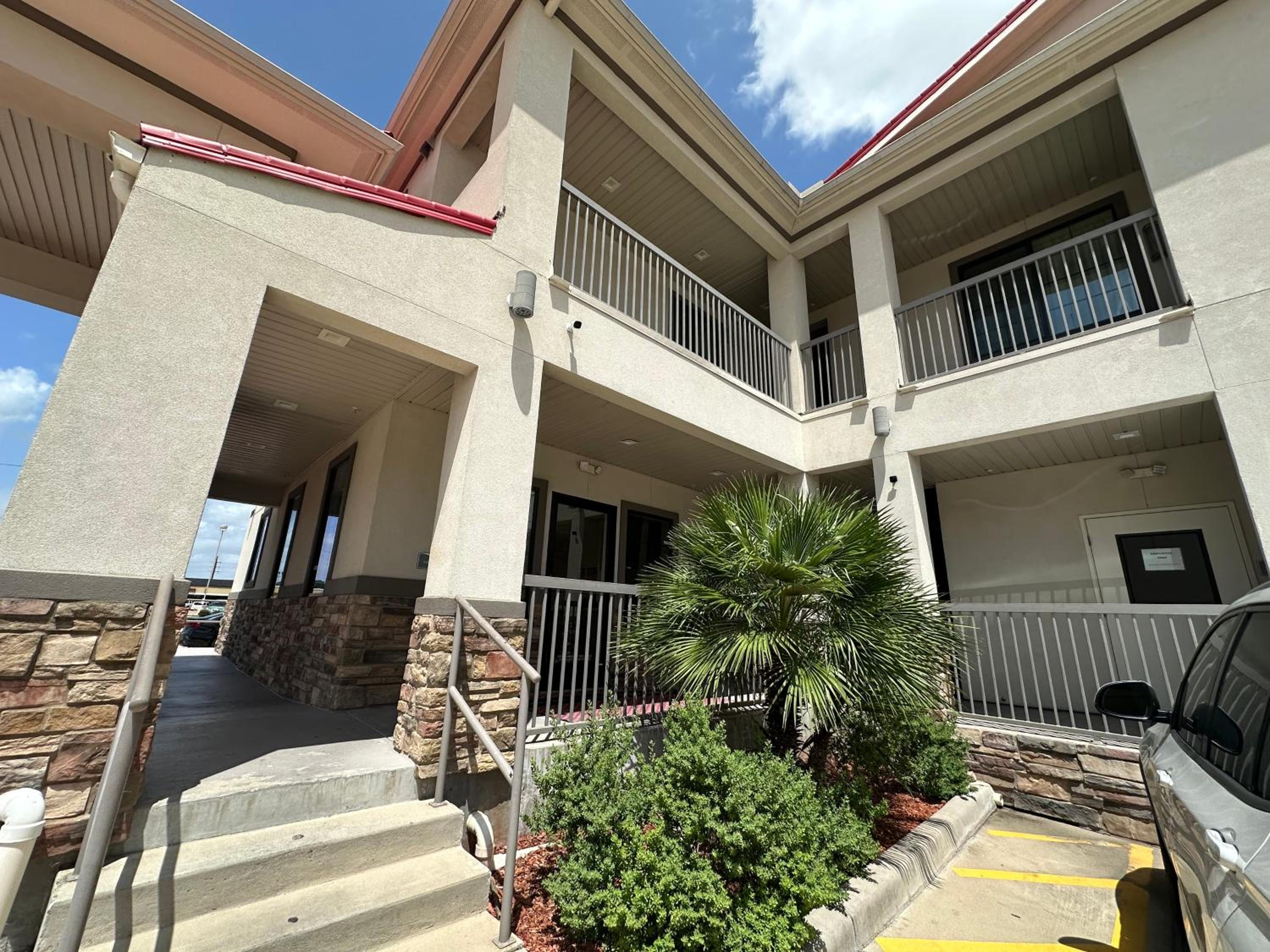 Scottish Inn And Suites 6/53