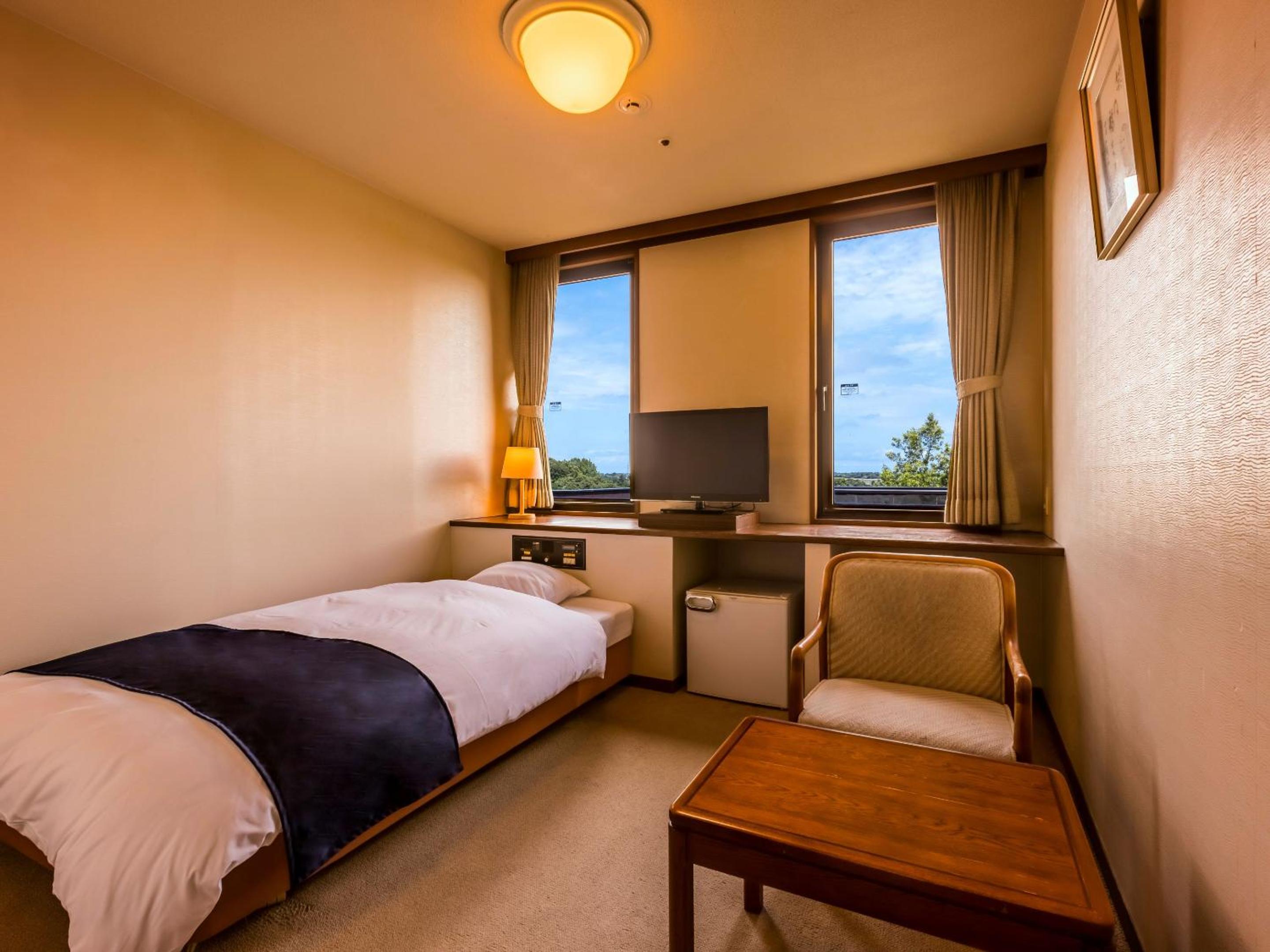 Interior, Economy, Single, No View, Bathtub