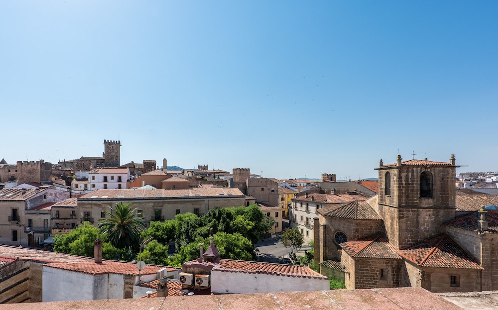 H2 Caceres 53/57