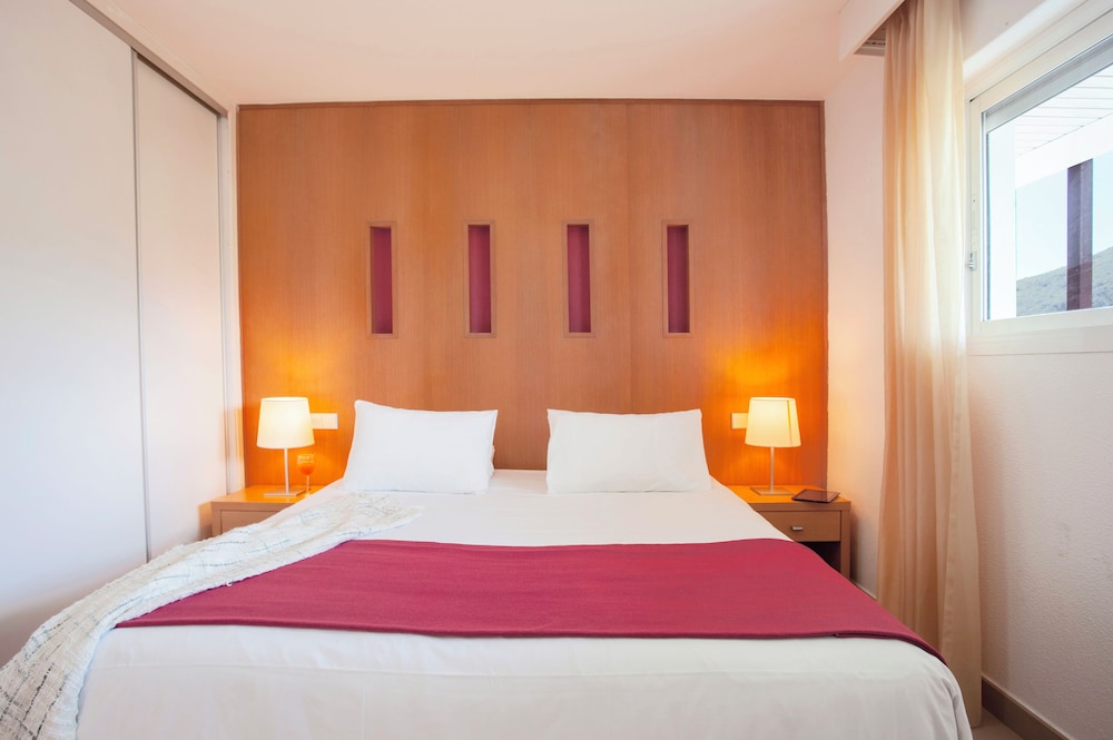 2 BEDROOMS, PENTHOUSE, TERRACE