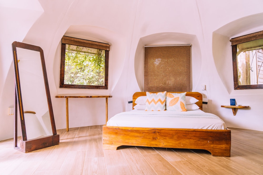 Bambuda Lodge 13/66