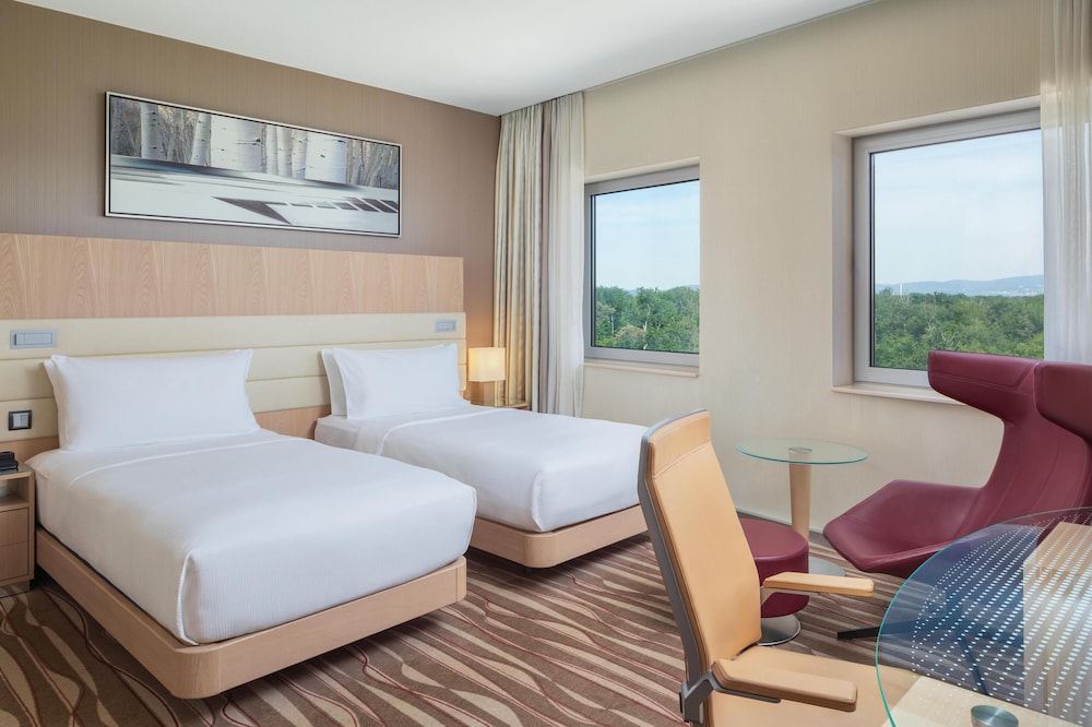 ROOM, TWIN BEDS