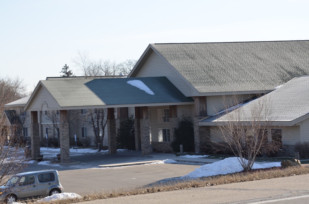 Boarders Inn & Suites by Cobblestone Hotels - Fayette 2/50