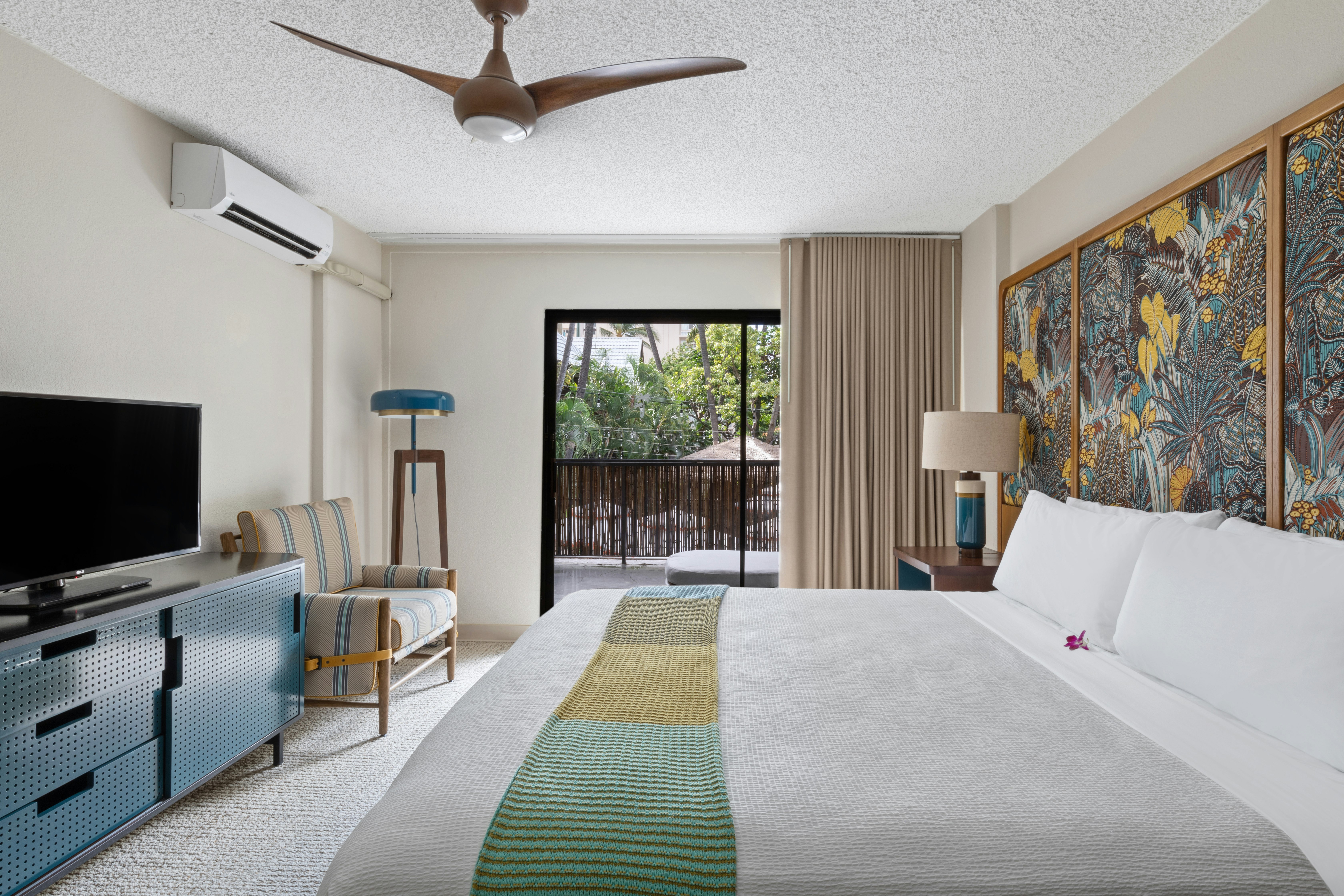White Sands Hotel 25/81