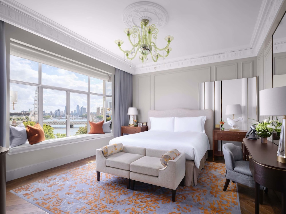 GRAND, SUITE, KING BED, RIVER VIEW, SOFA