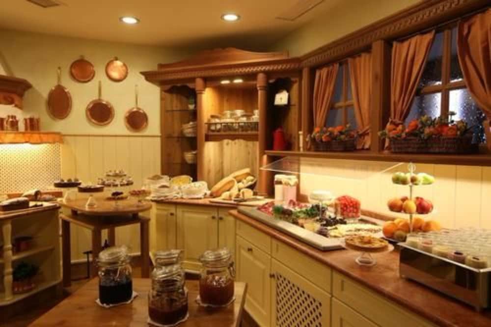 Alpen Suite Hotel 38/48