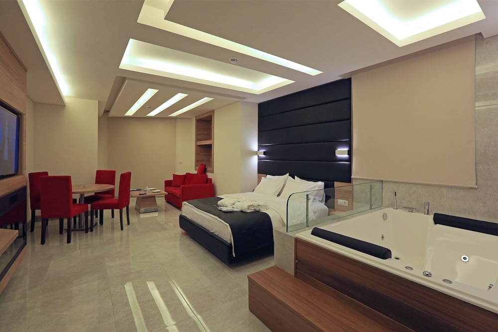 Ibiza hotel 15/50