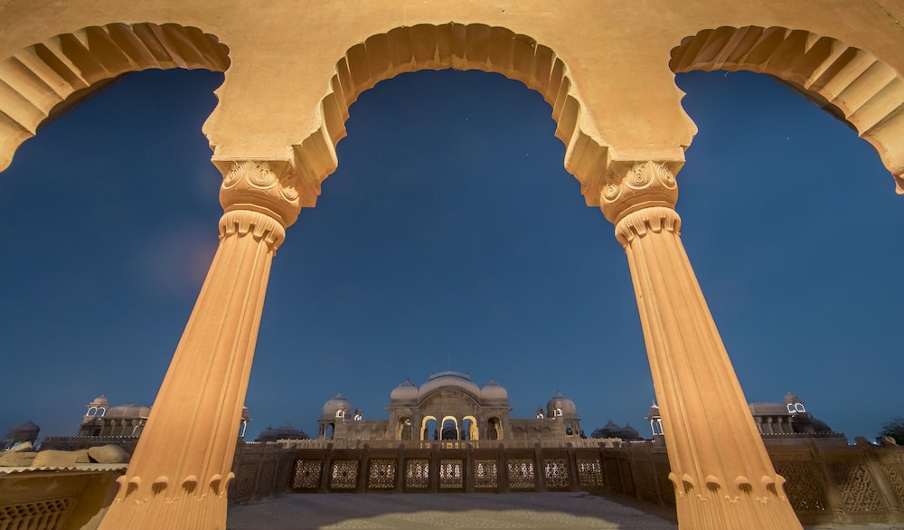 Laxmi Niwas Palace 57/65