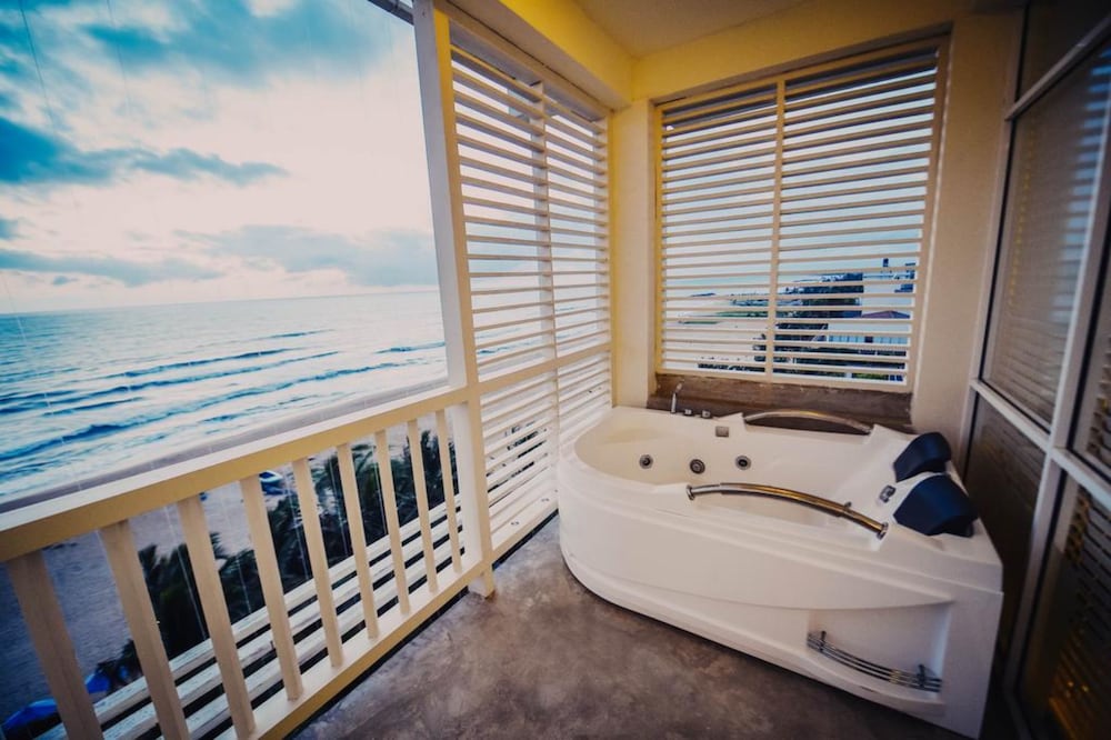 Beacon Beach Hotel 56/56