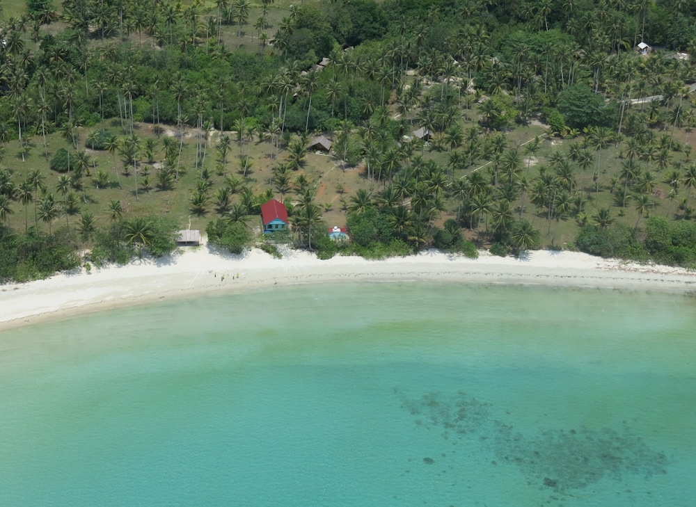 Mutiara Beach Resort 12/69